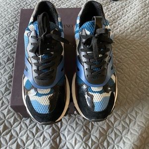 Valentino camouflage runner sneakers. Size 43